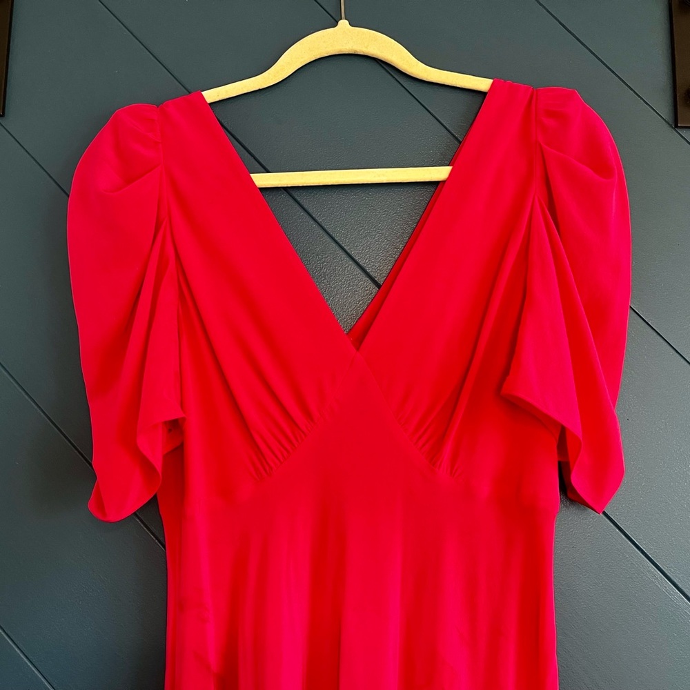 Banana Republic vibrant Pink V-Neck Drape Sleeve Silk Dress